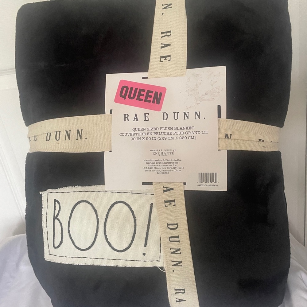 Rae Dunn Black 'BOO!' Queen Plush Blanket ~ NWT ~ 90” x 90”